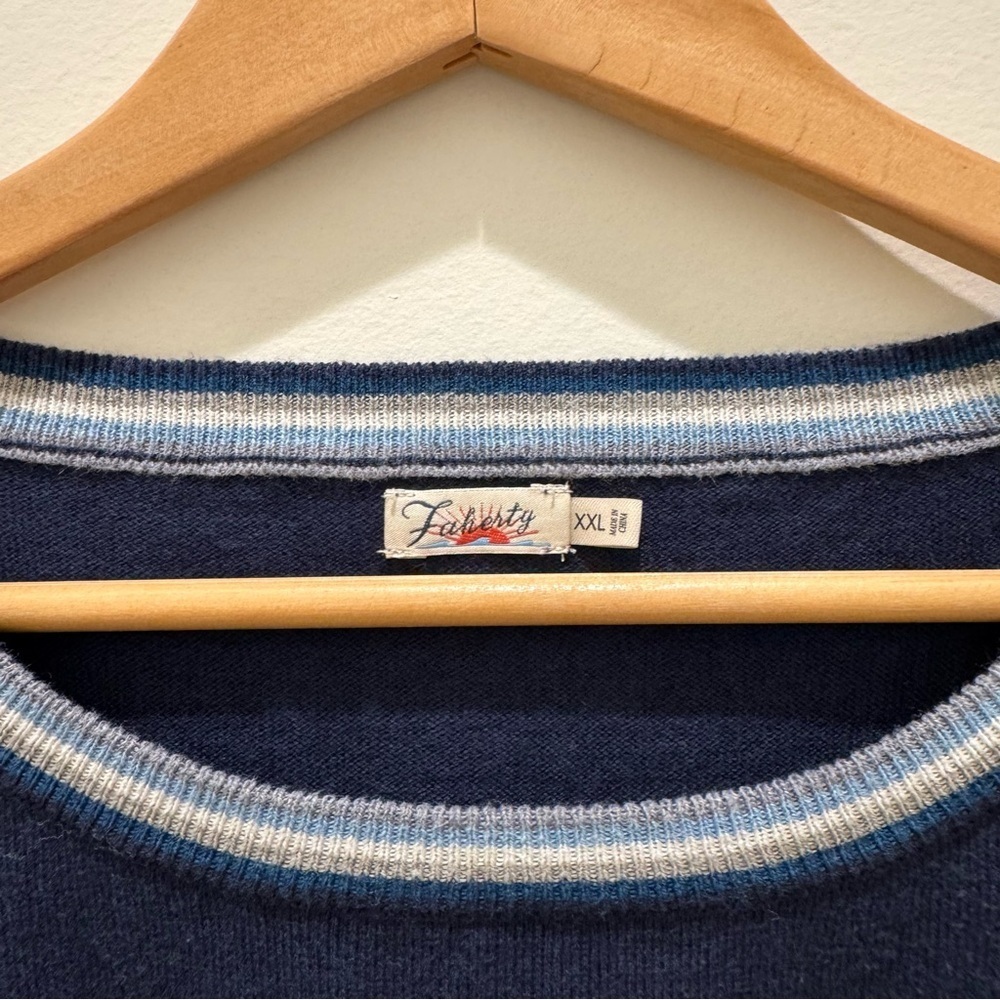 Faherty Women’s Vintage Surf Sweater Cotton/Cashmere in stripe blue
Size XXL - Picture 9 of 11
